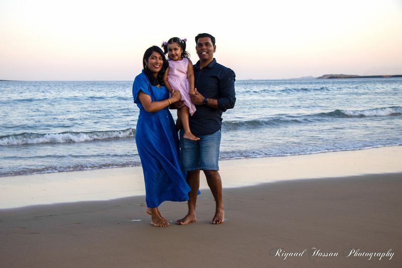 Family session — Queensland coastline